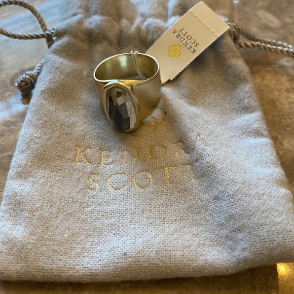 Kendra Scott Ring - Picture 2 of 3